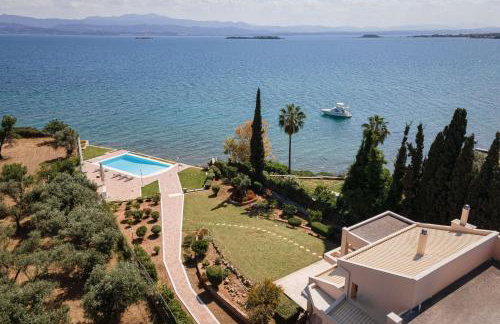 Eretria Luxurious Seafront Villa - Photo 1