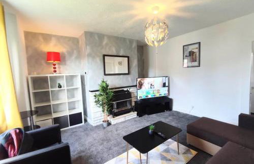 Sigma Crown - Free Street Parking - Foto 1