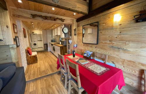 Chalet Le Doux Si, Large Self-Contained Apartment, 2km from Doucy-Combelouvière and close to Valmorel - Foto 7