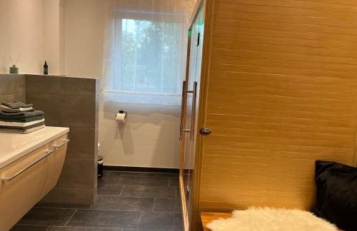 Neue moderne Ferienwohnung mit Infrarot Sauna und großen Garten - Foto 11