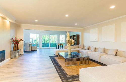 Luxury Pool Home in Glendora Foothills Retreat - Photo 14