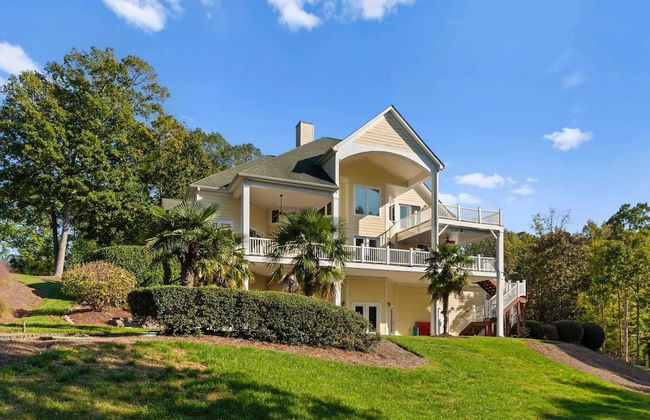 Lakefront 6bdr, Priv Dock, Game Room, Firepit Jake's Lake House by Avantstay - Foto 8