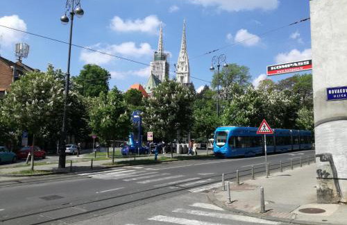 eazZynight Center Apartment - Foto 25