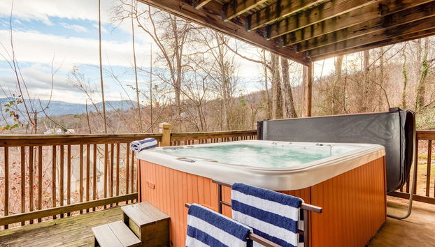 Chestnut by Avantstay Mountain Cabin w Treetop Views Hot Tub Game Room - Foto 2, Habitación