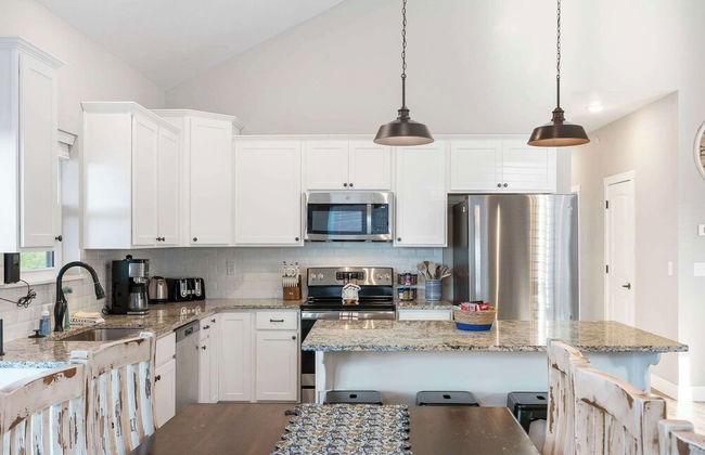 A Birds Eye Bridge View - 5 BDR w/ Private Hot Tub - Foto 13