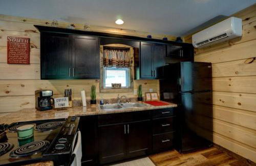 Dragon's Nest Cabin with Mountain Views - Foto 14