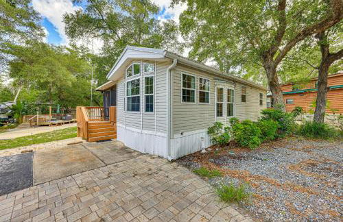 Steps to Lake Kerr Home with Pool and Hot Tub Access! - Foto 17