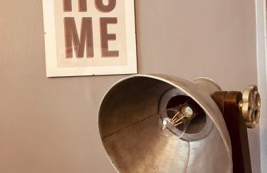 Victorian red-brick home in picturesque market town - Photo 28