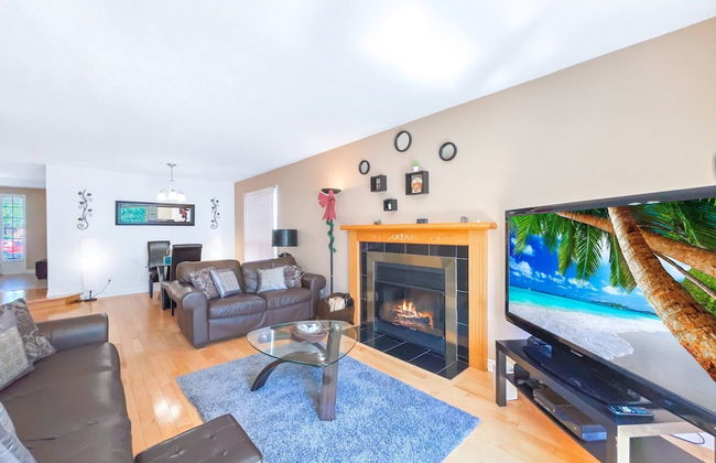 Spacious Family Home Close To Downtown With King Bed Num1 - Photo 9