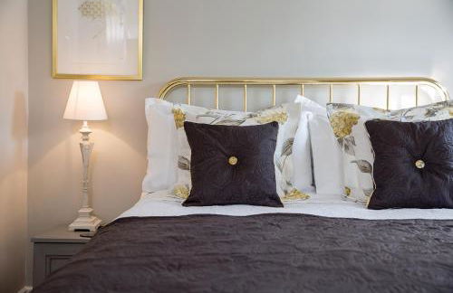 The Cottage and The Nook - Photo 18