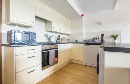 Marina View - 3 Bedroom Apartment - Milford Marina - Foto 9