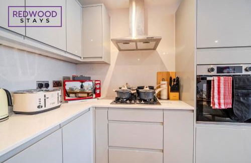 Brand New Premium Serviced Apartments, Free Parking, High-Speed WiFi By Redwood Stays - Foto 16