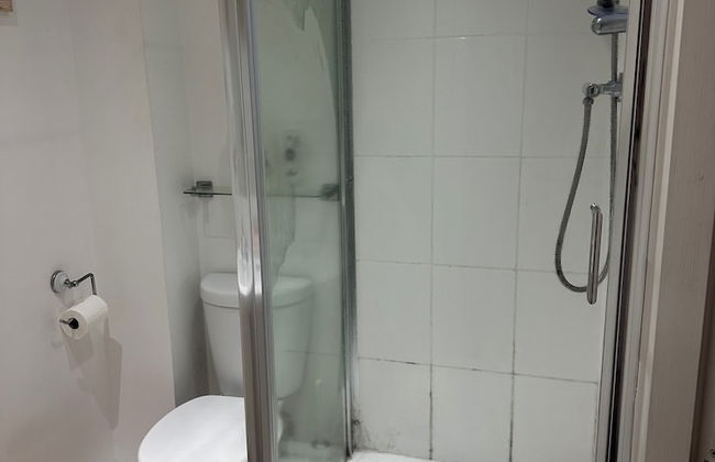 Courtyard Rooms - Studio - Double Bed - Wifi - Photo 7