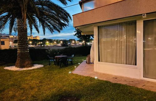 Piso delante de la playa La Pineda con 2 habitaciones - Photo 7