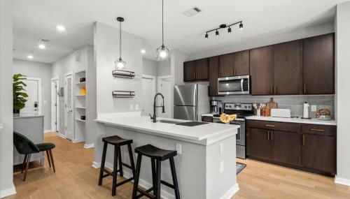 Exceptional 2BR in Prime Location Top Amenities - Foto 3