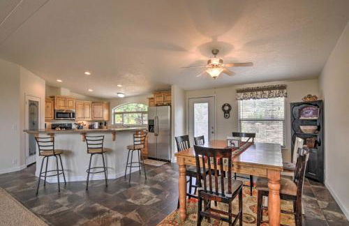 Secluded Boulder House - Next to National Forests! - Foto 6