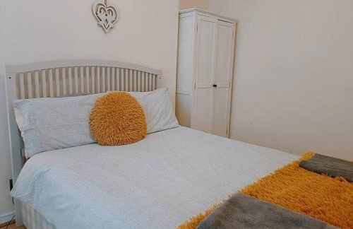 Bright, Comfortable Home, Convenient for City Centre - Foto 8