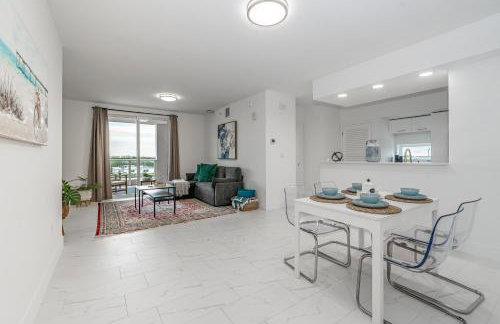 Stylish Apt with Pool and Gym near beach - Foto 19