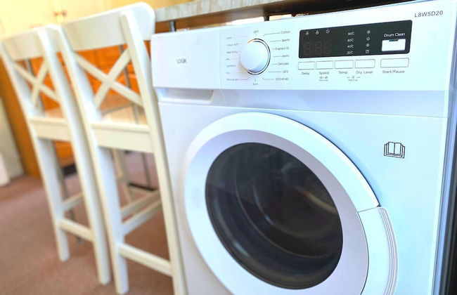 Bright and Spacious 4 Bedroom Home - Foto 25