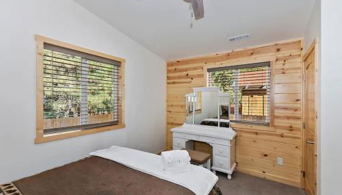 Stylish Elysian Big Bear Cabin w Enclosed backyard - Foto 5