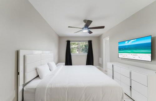 Modern Boca Condo Near FAU - 2 KING BR, Pool - Foto 14