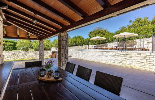 Charming Villa Antoana for families and kids in Labin - Rabac with kids playground & private pool - Foto 22