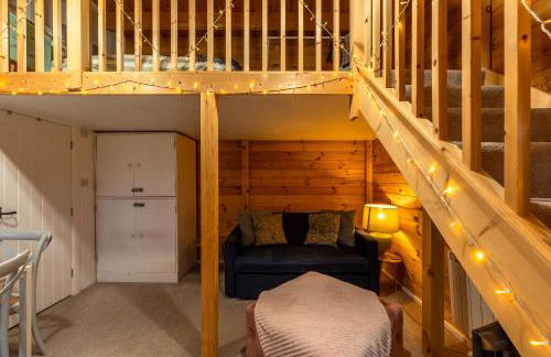 Walliswood Lodge - Wood Burner, Air Con & Wi-fi, Rural Retreat - Foto 79