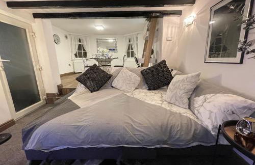 Tollgate House - Luxury Cozy Cottage - HUGE Hot Tub - Alton Towers - Foto 7