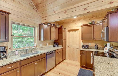 Explore Linville Falls Cabin with Game Room and Deck! - Foto 8