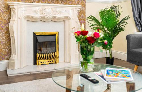 Modern 6-Bedroom Home - Sleeps 12 - Parking - Garden 568P - Foto 8