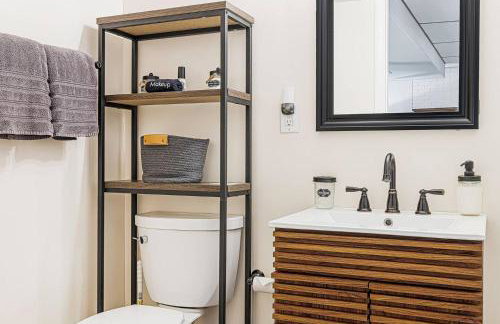 Romantic Garden Studio - 1BR - Indoor Fireplace - Foto 16