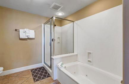 Harbor Landing 203B - Spacious Condo with views of the Harbor and Gulf - Foto 40