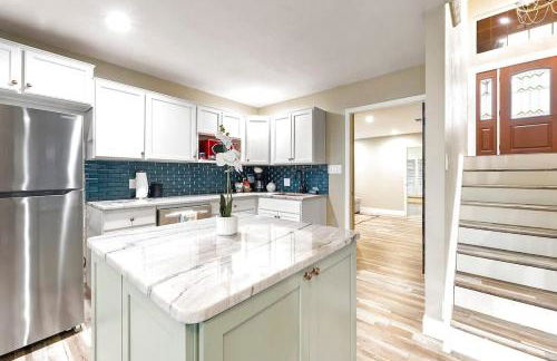 Luxury on Lake LBJ With Hot Tub Firepit & Boat Slip - Foto 34