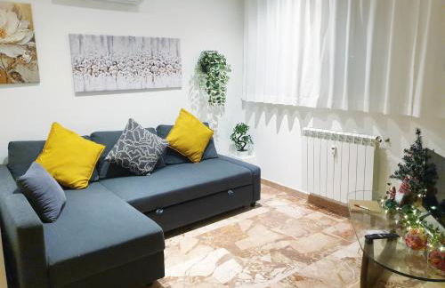 Iris Apartment with Jacuzzi - Easy City Access - Foto 24