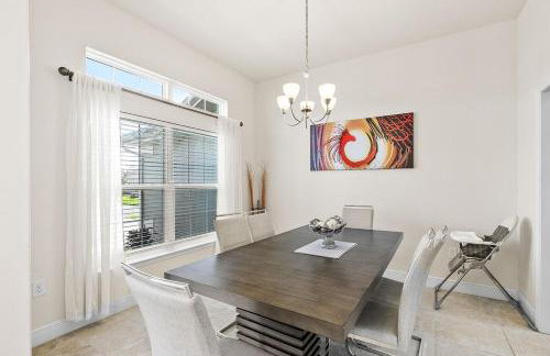 Newley Built Oasis Heated Pool Waterfront retreat - Foto 12