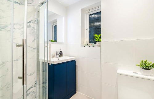 2 Bed Elegant home with Parking in Harlow - Foto 32