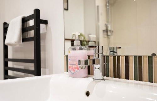 1BR - Stunning 5th-Flr Views - Sleeps 4 - Parking - Foto 25