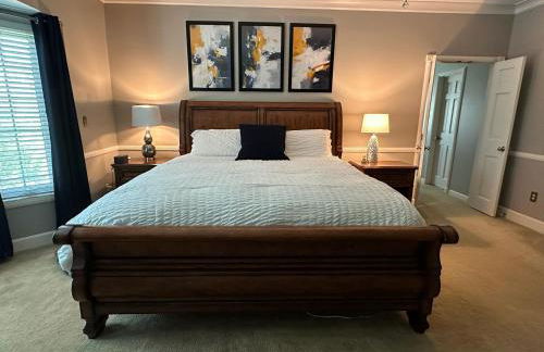 World Cup Ready - Spacious 5-Bedroom Home with Pool, Hot Tub, and Outdoor TV - Foto 38