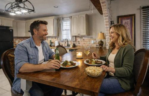 Romantic Colonial Hideaway in Historic Downtown - Pet Friendly - Foto 26