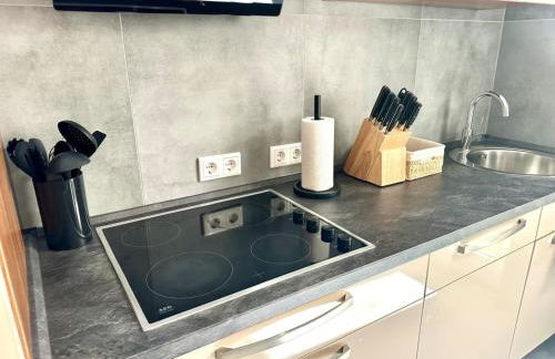 Relax Home Eschweiler Sauna & Gemütlichkeit, WLAN, Netflix, Kingsize Betten, Enspannung - Foto 8