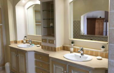 84A - "Mas d'Elise" magnificent villa with pool in the heart of Luberon - Foto 63