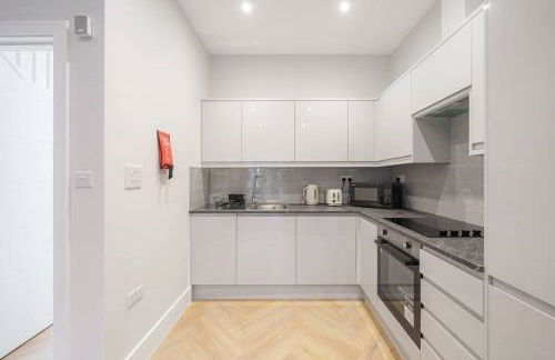 Cosy Tooting Retreat: 2-Bed Gem - Photo 8