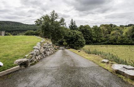 Stunning Barn Conversion with HOT TUB and ALPACAS - Ty Cerrig Barn - Photo 23