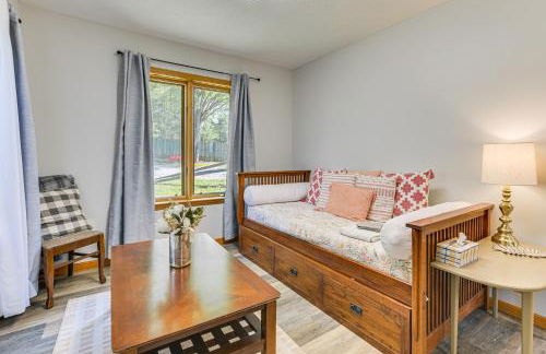 2 Living Areas! Cedar Home 11 Mi to Mt Holiday Ski - Foto 10