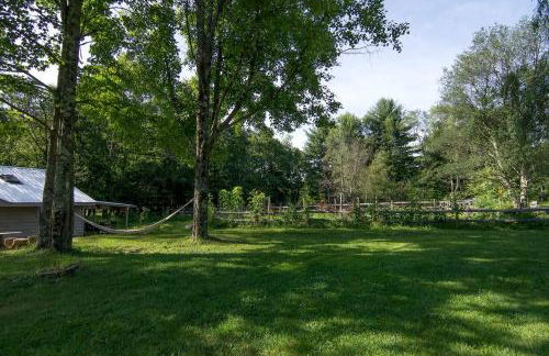 Gorgeous Fully Restored Caravan Nestled in the Trees Along Silver Lake for a Unique Vacation in Woodridge, New York - Foto 37
