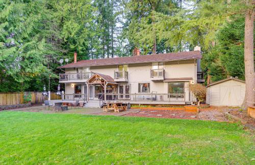 Lake-View Woodinville Retreat w/ Hot Tub + Theater - Foto 3