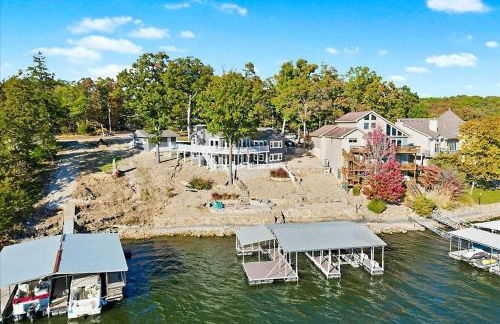 Grand Getaway with Private Dock near Coconuts - Foto 1