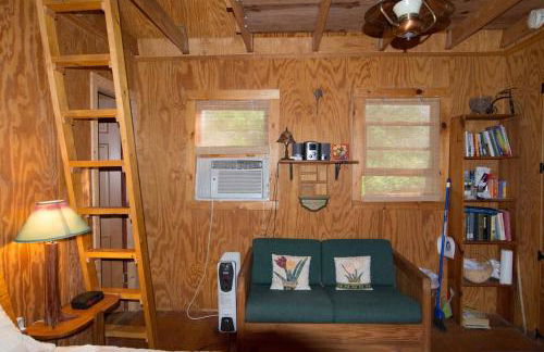 Beautiful Private Cabin Nestled on Premiere Retreat Center, North Carolina - Photo 4