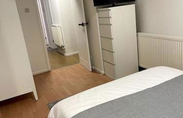 Self-catering fully equipped apartment in Vauxhall - Photo 25