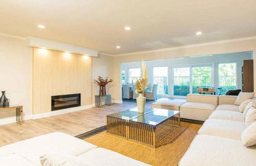 Luxury Pool Home in Glendora Foothills Retreat - Photo 4